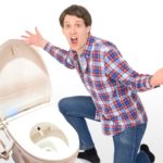 トイレ掃除を素手でするのは汚い|しかし開運を果たせる噂が・・・