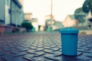 ゴミ箱の臭い取りに使えるグッズ一覧|臭いが取れないときにオススメ